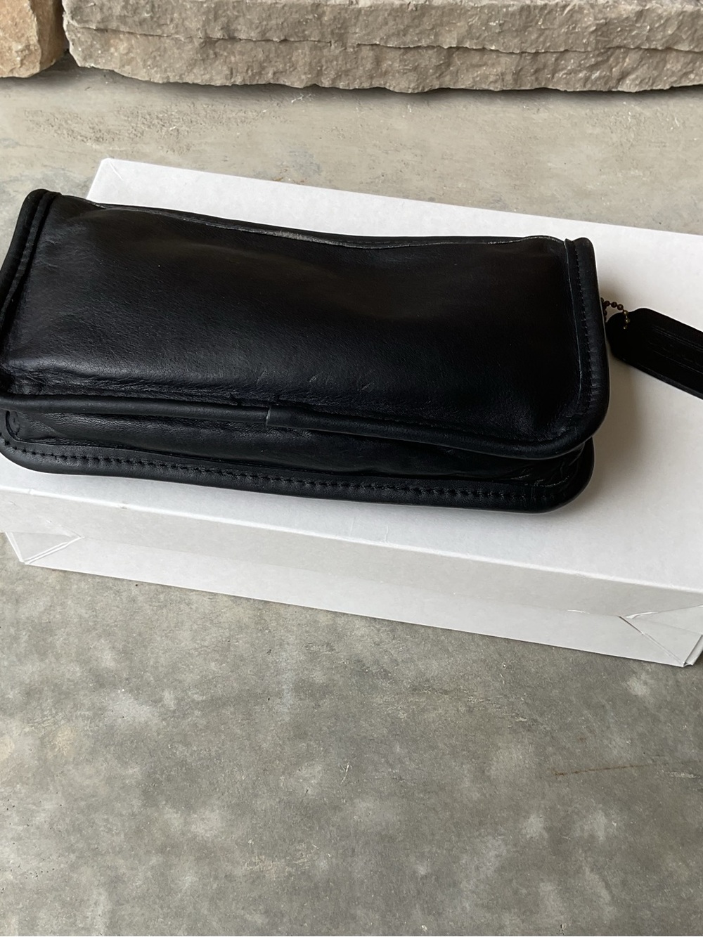 Vintage Coach Black Leather Chunky Cosmetic Bag - Picture 4 of 16